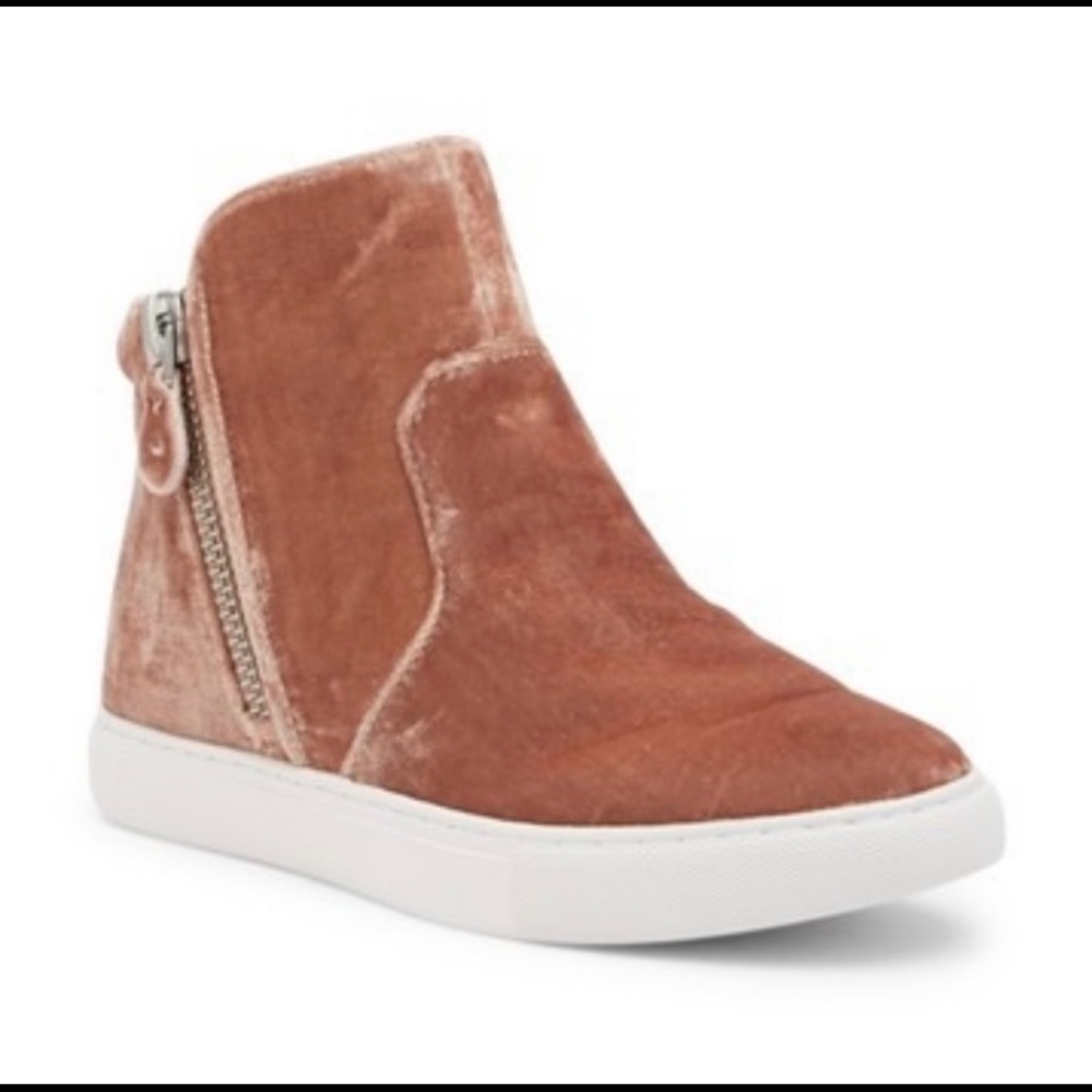 Pink Blush Velvet Ankle Sneaker | Kenneth Cole